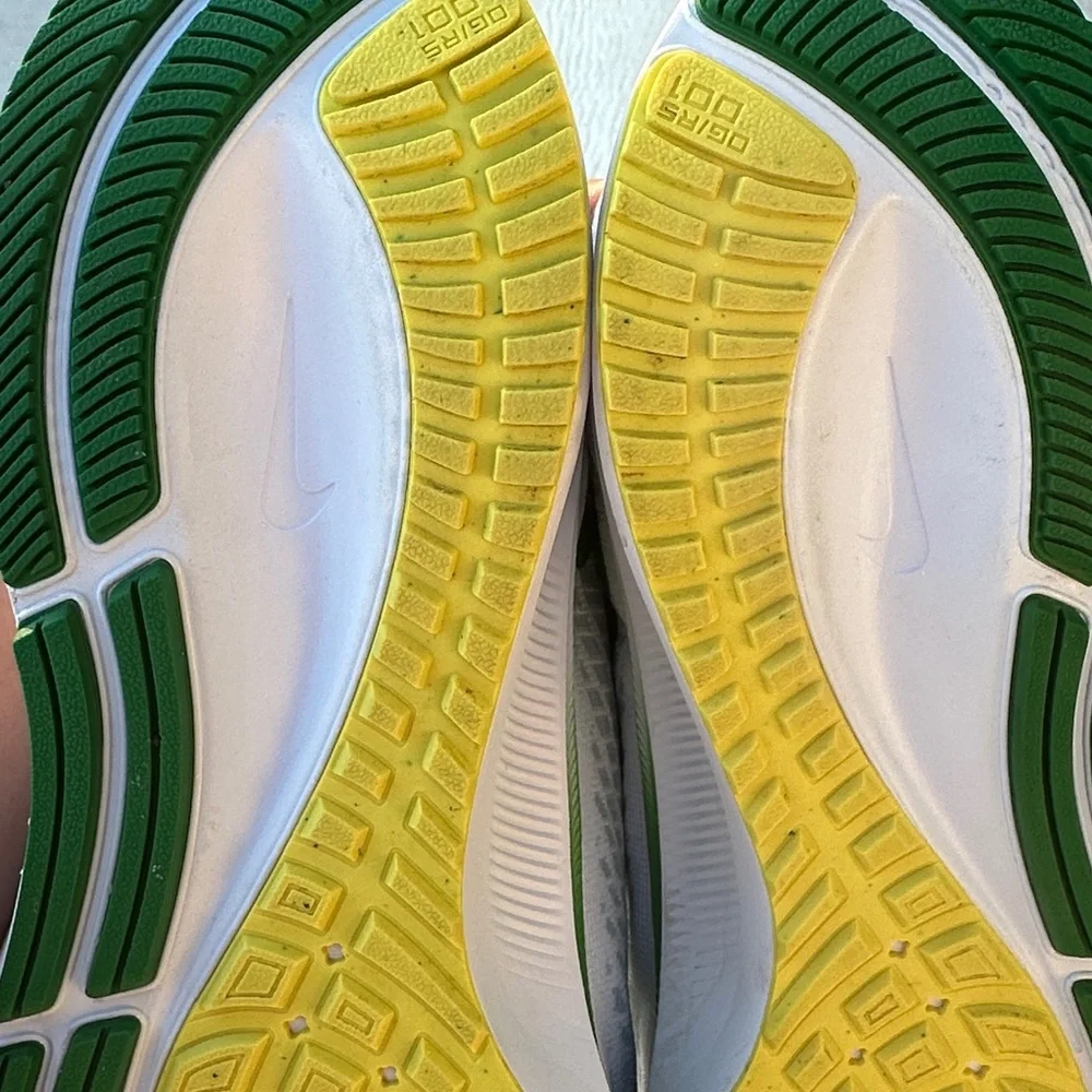 Nike Air Zoom Pegasus 37 Oregon Ducks size 10.0 running shoes